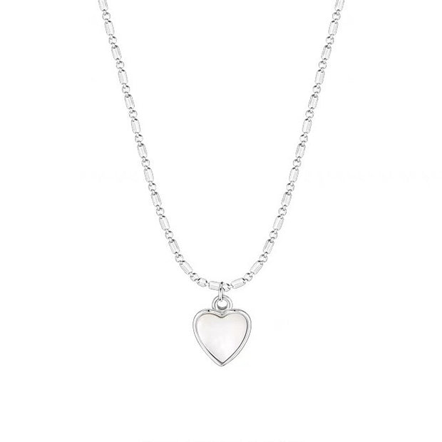 Chain Necklace with Nacre Heart