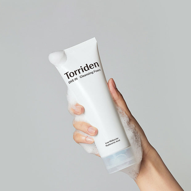 Dive In  Low Molecular Hyaluronic Acid Cleansing Foam